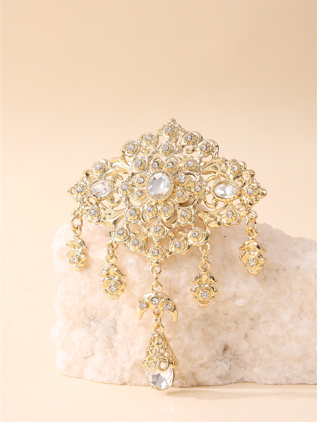 Vintage Fashion Events - Middle Eastern Women's Bridal Brooch Palace