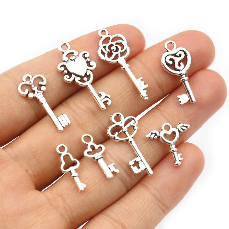 50pcs Vintage Small Key Charms - Vintage Fashion Tumblr recension och pris