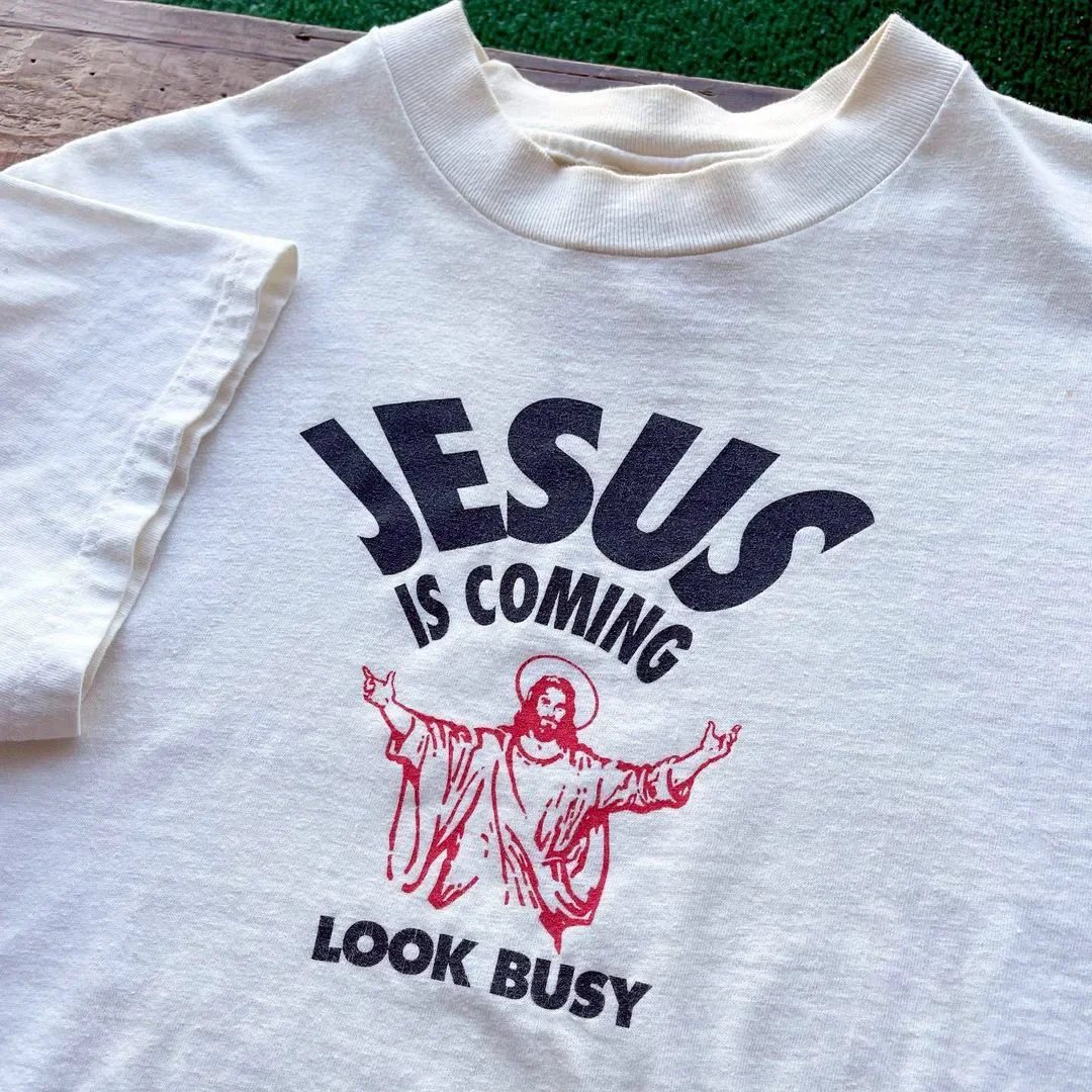 Jesus is Coming Look Busy Prin - Tie Dye Shirt Vintage recension och pris