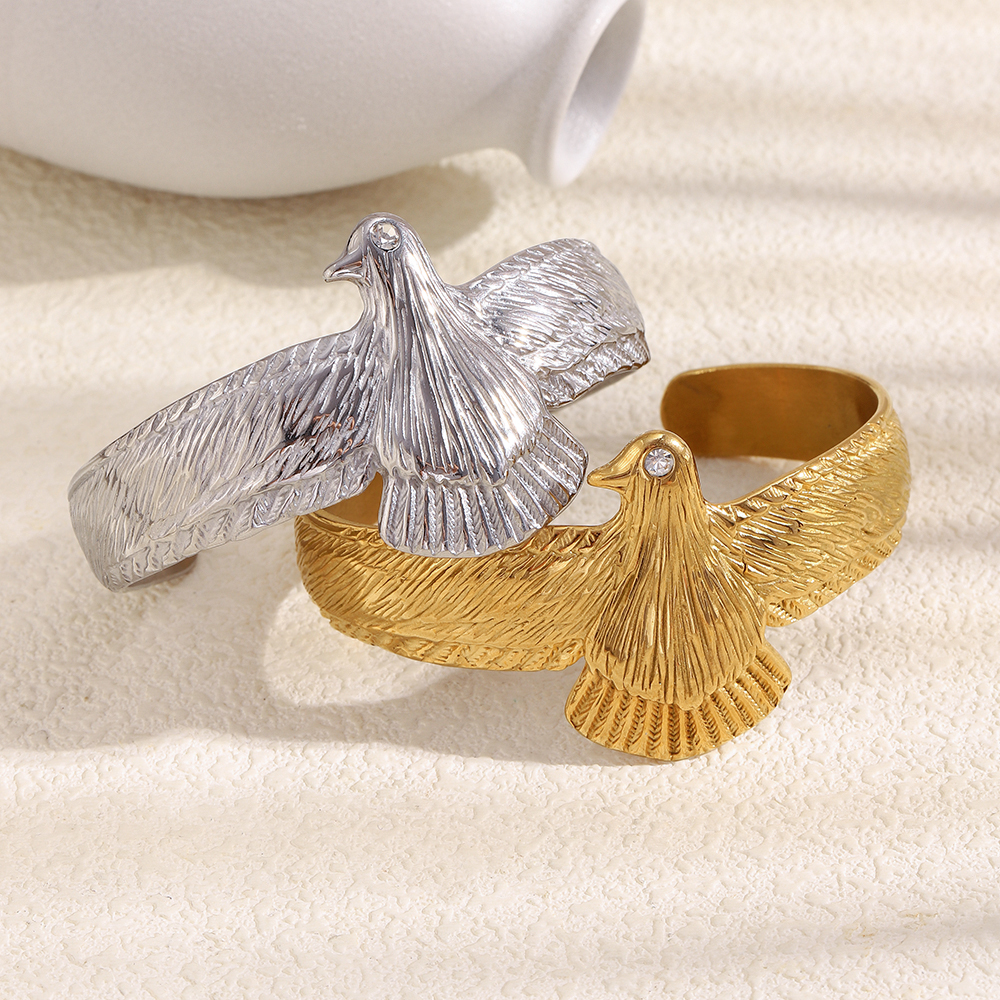 La. Muses Zircon Eye Bird Shap - Vintage Fashion La recension och pris