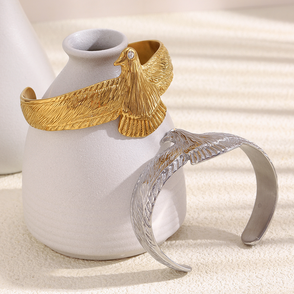 La. Muses Zircon Eye Bird Shap - Vintage Fashion La recension och pris