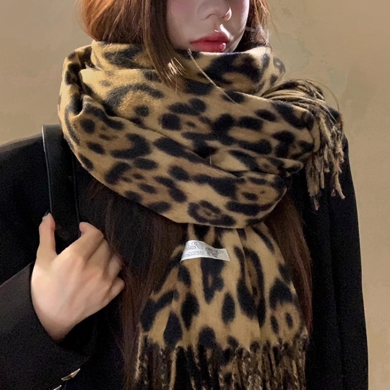 2025 New Retro Silk Leopard Pa - Vintage Fashion Ai recension och pris