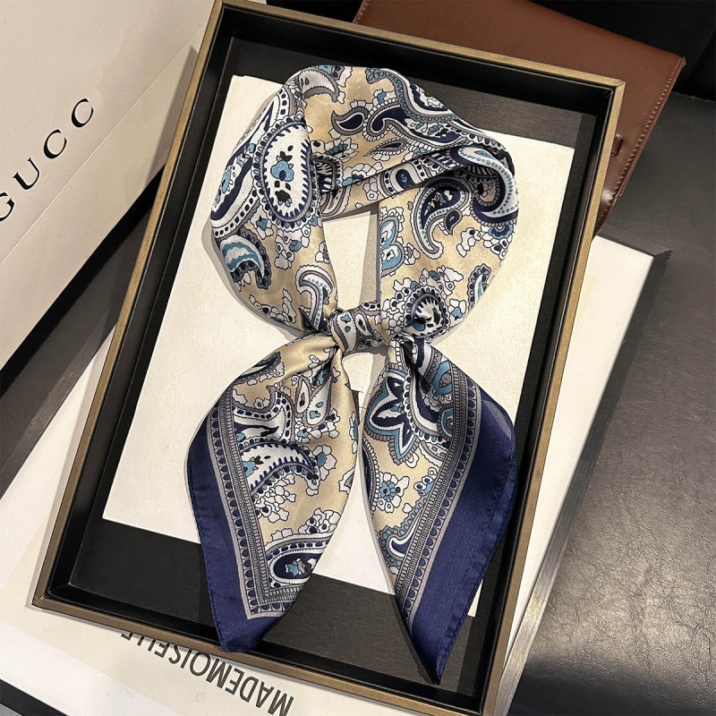 Luxury Satin Square Scarf Pais - Vintage Fashion Ai recension och pris